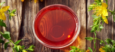 Aceite de hipérico para manchas en la cara