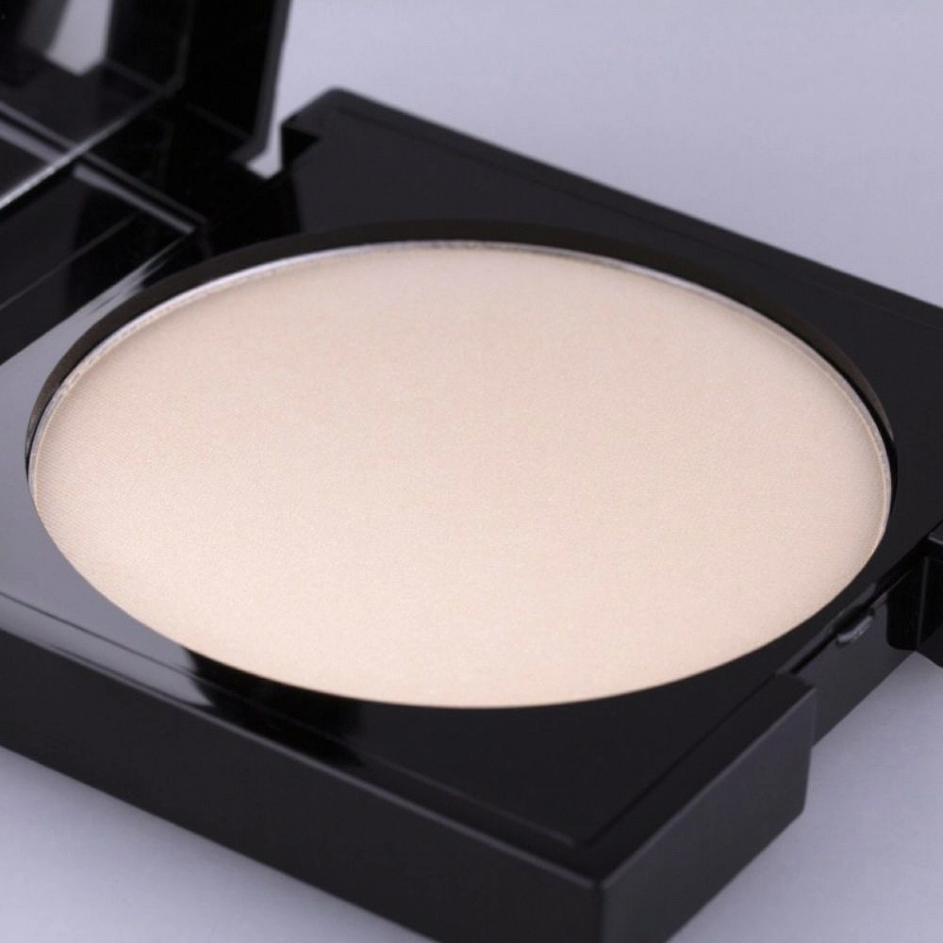 Light Diffusing | Iluminador compacto 10gr - Jorge de la Garza ®
