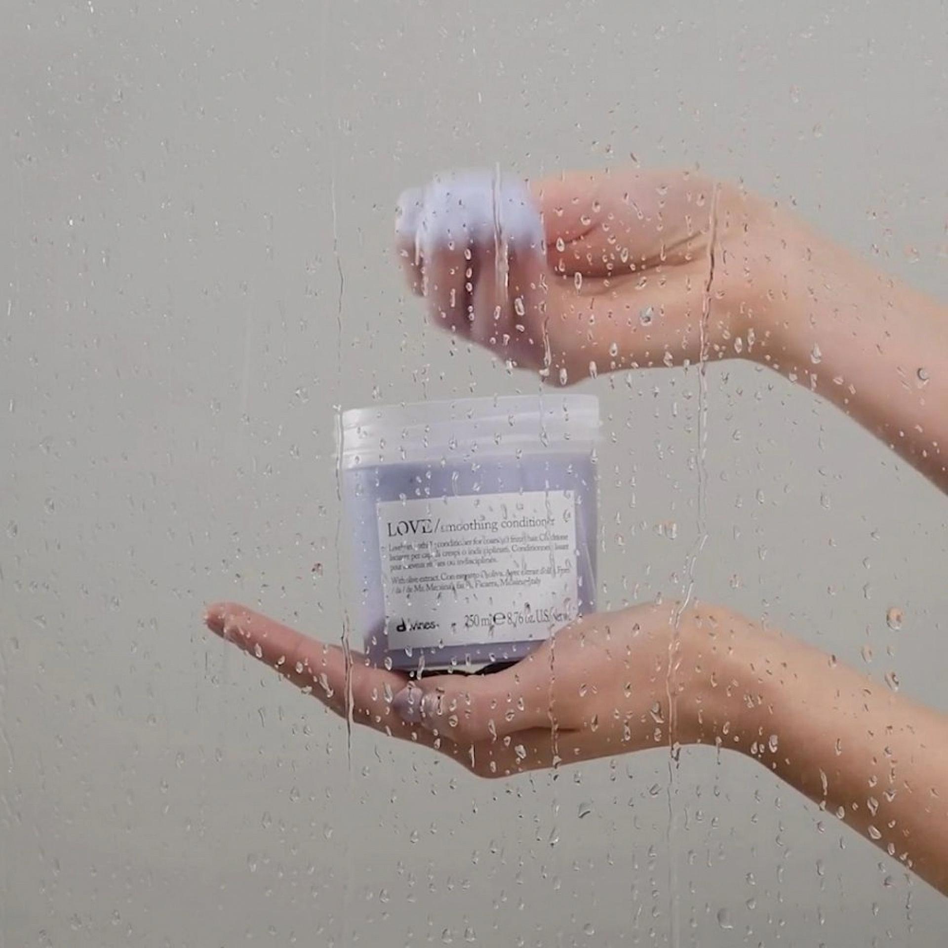 LOVE SMOOTHING / Conditioner | Acondicionador disciplinante - Essential Haircare - Davines ®