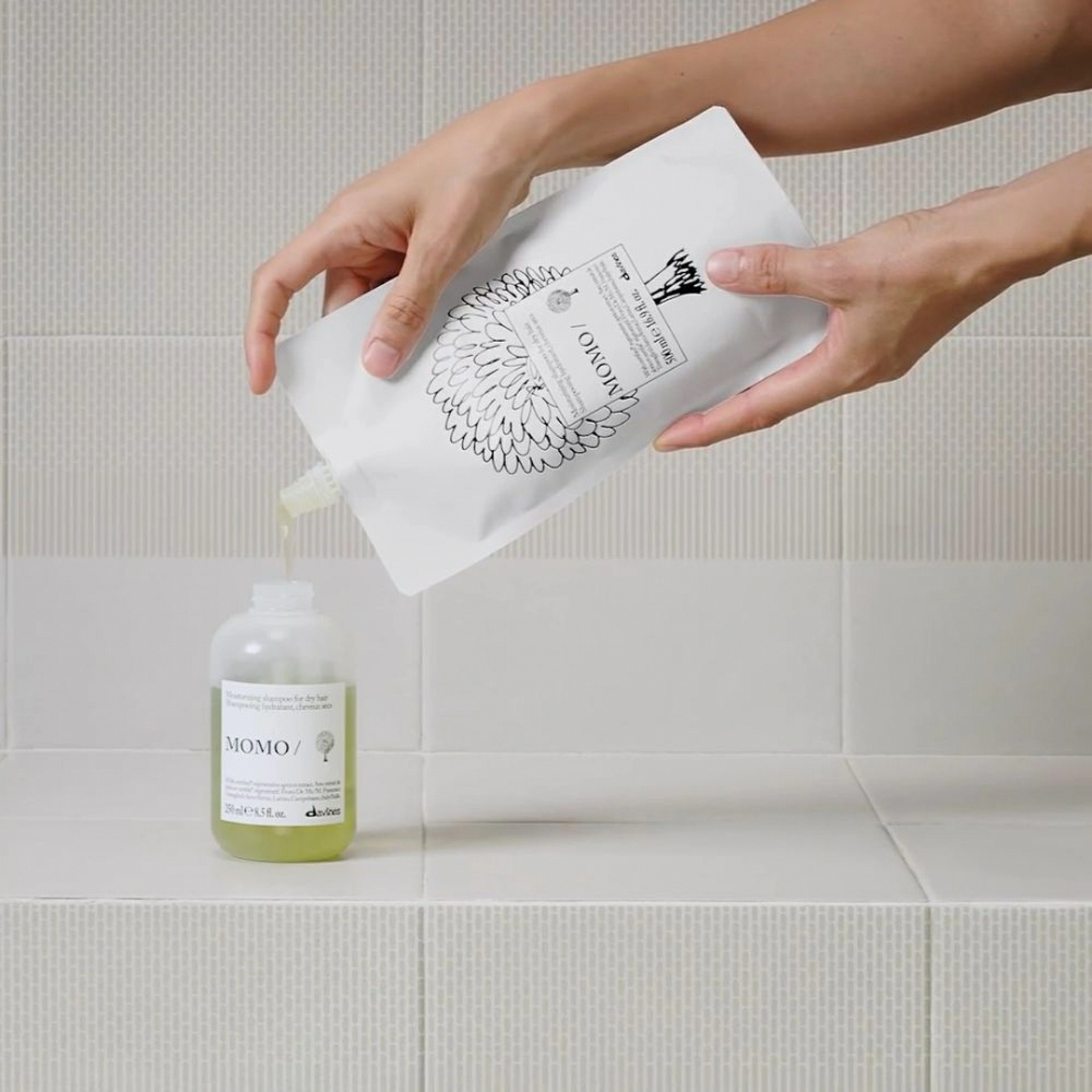 MOMO / Shampoo | Champú hidratante - Essential Haircare - Davines ®