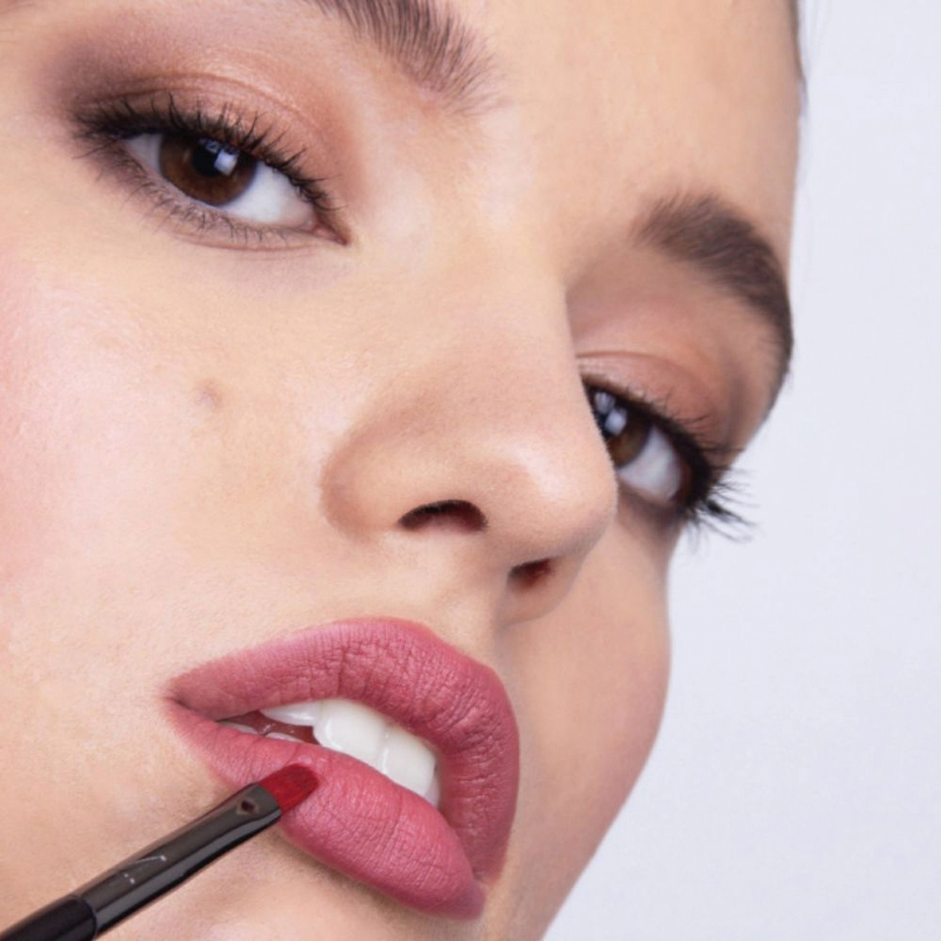 Pincel B4 - Labios | Pincel de maquillaje profesional - Jorge de la Garza ®