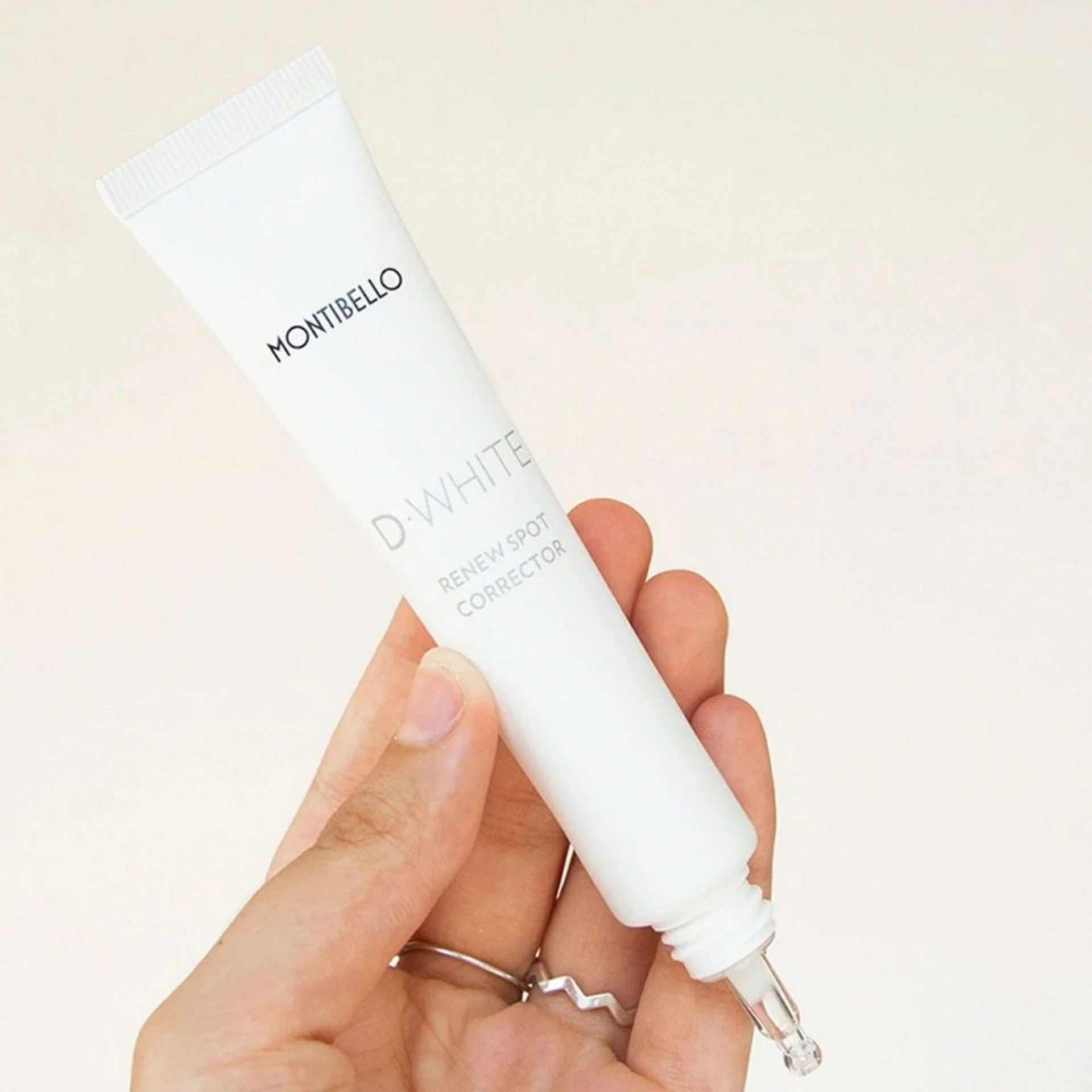 Renew Spot Corrector | Corrector blanqueante de manchas 30 ml - D-White - Montibello ®