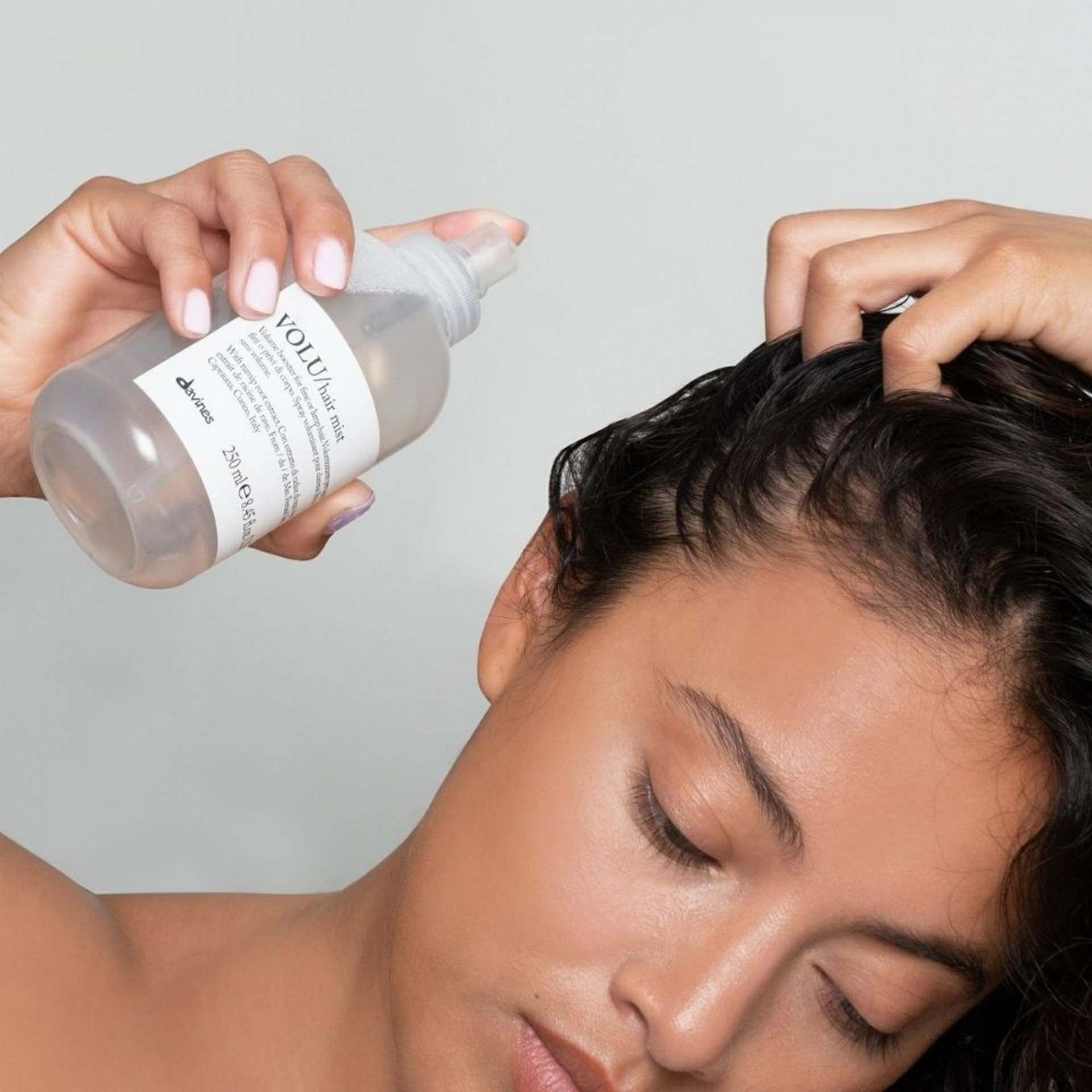 VOLU / Hair Mist | Spray voluminizador 250ml - Essential Haircare - Davines ®