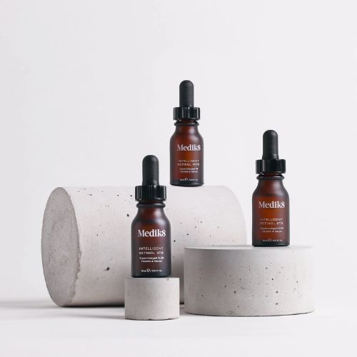 Serum Intelligent Retinol TR de Medik8 en tres formatos